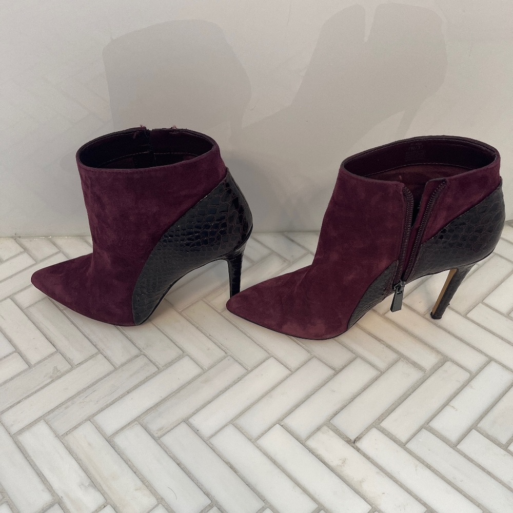Vince Camuto heeled Booties